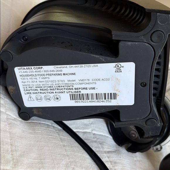 Vitamix S30 S-Series Blender, Professional-Grade, 40oz. Container, Black - Picture 3 of 4